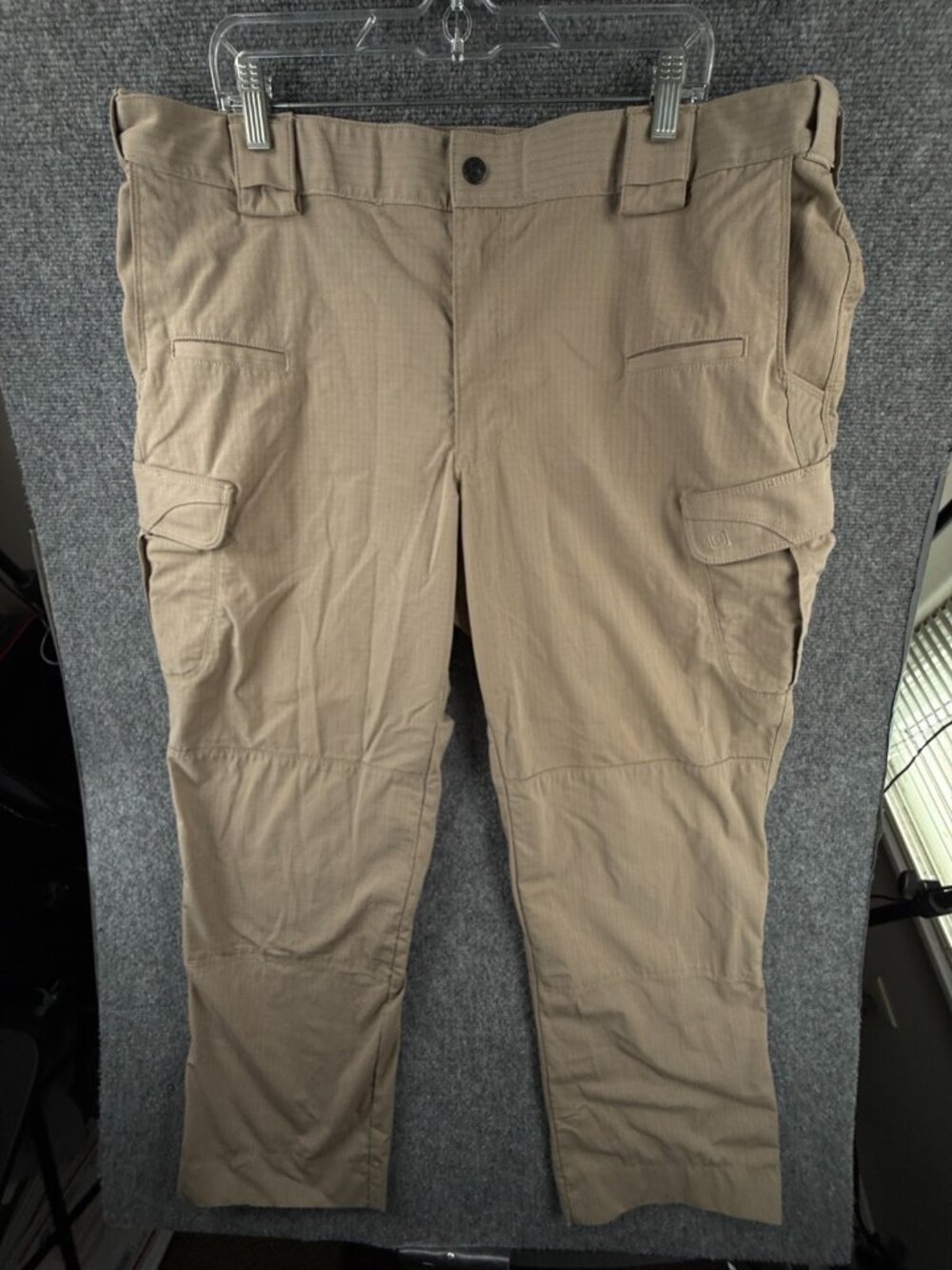 5.11 Tactical Stryke Pants Beige Canvas Cargo Pockets Utility TLBLIN-4196-4 ****